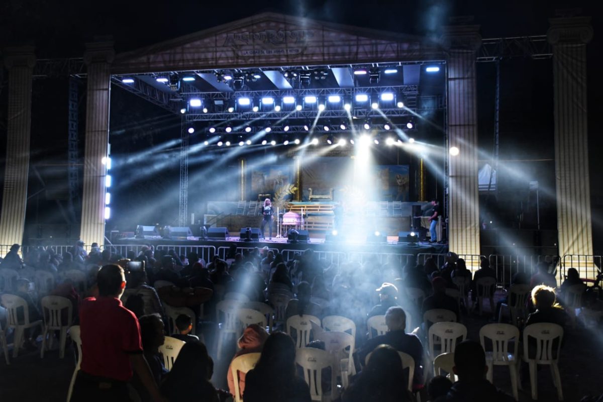 Banda Guamúchil y Los de las Guitarras prenden el ambiente en el Carnaval AngosTrópolis: la Ciudad de los Dioses y Reyes