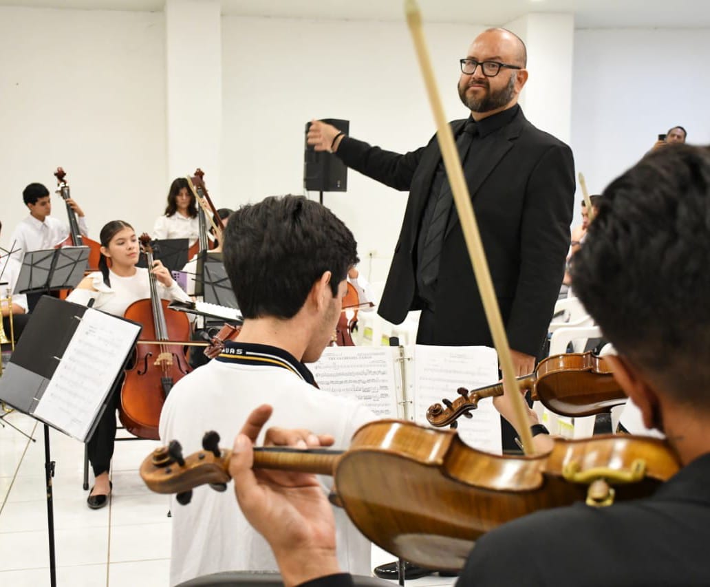 Angostura disfruta la gran presentación musical de la Orquesta Sinfónica Juvenil